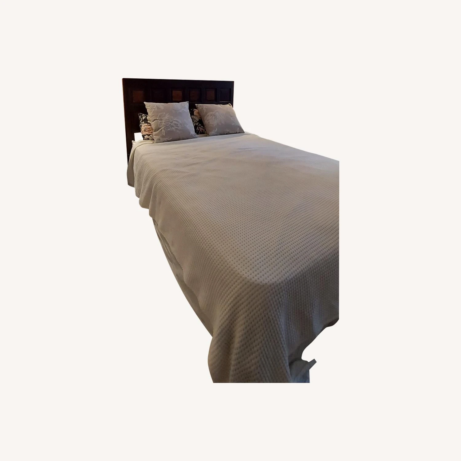 Queen Platform Bed With 2 Drawers