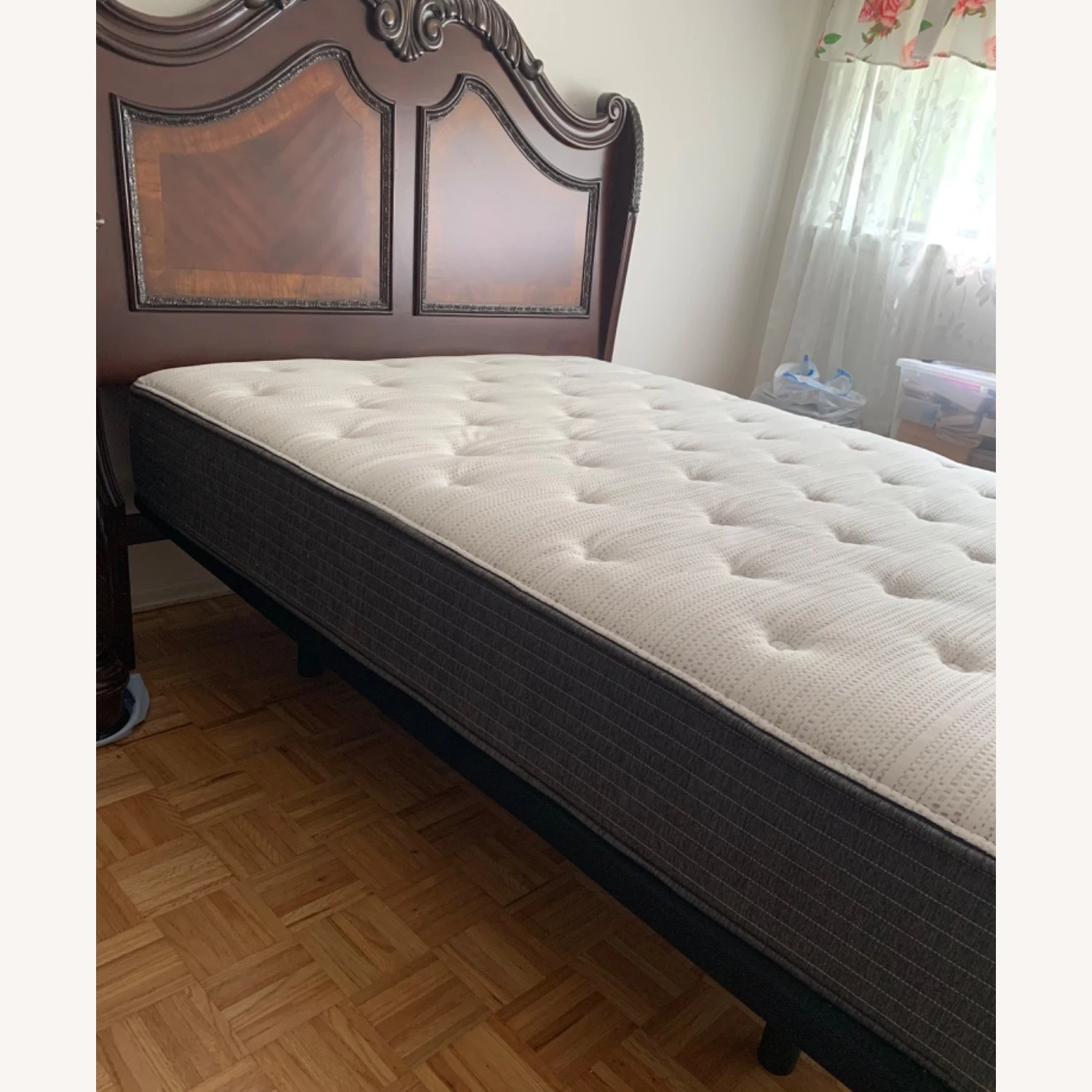 Raymour & Flanagan Catalina Queen Sleigh Bed - Image 4