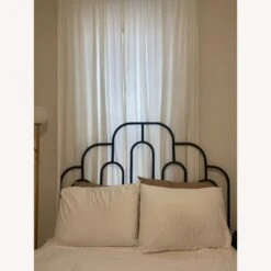 Safavieh Paloma Metal Retro Headboard