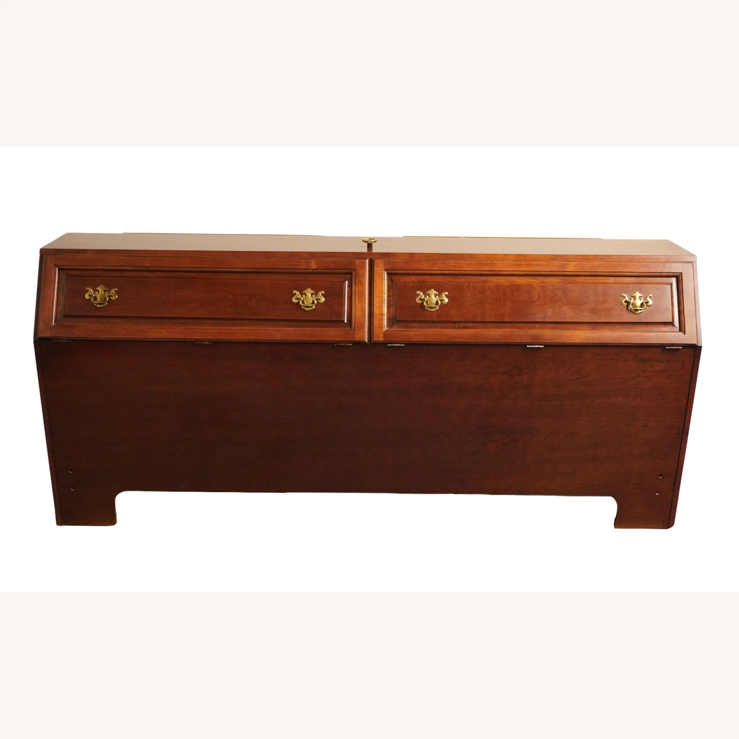 Thomasville Winston Court King Storage Headboard - Image 10