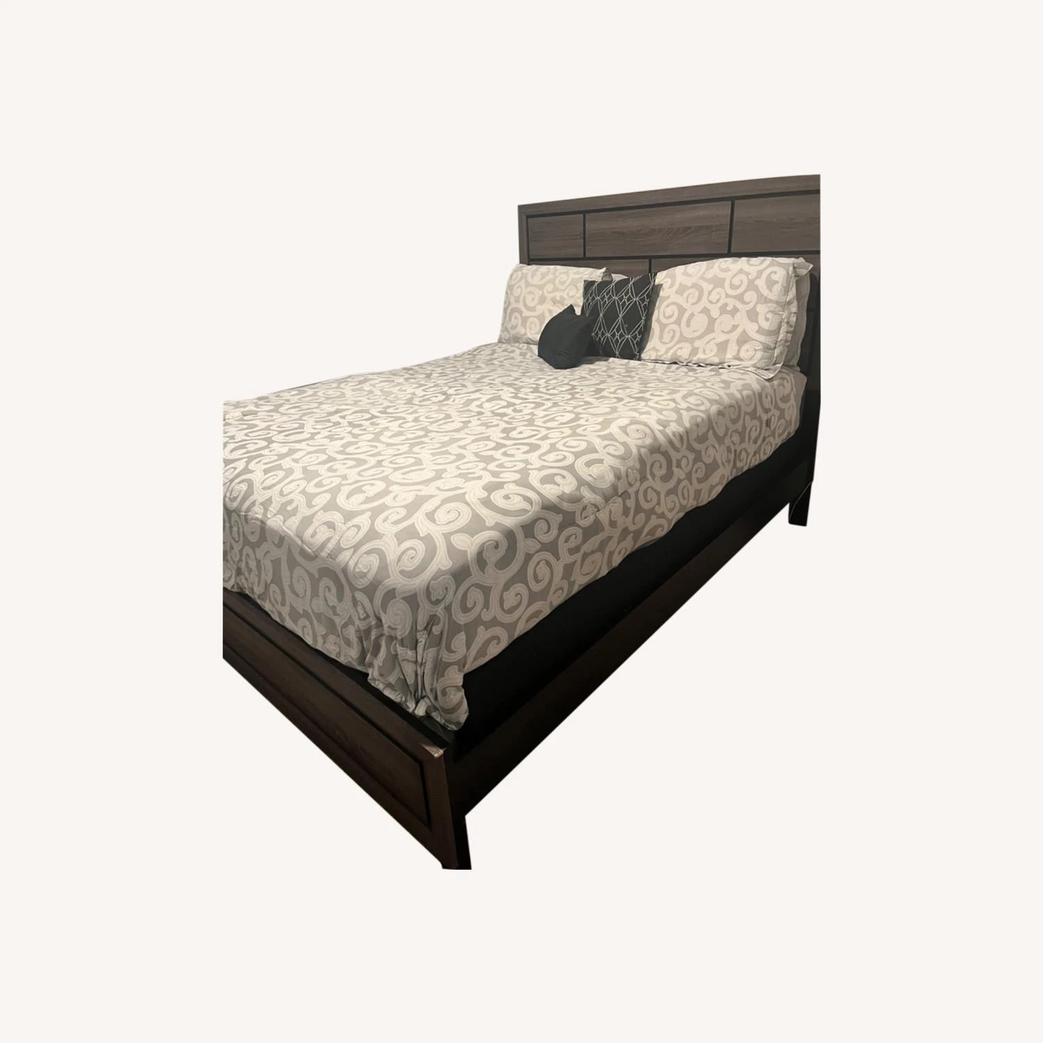 Davi Panel Bed - Image 5