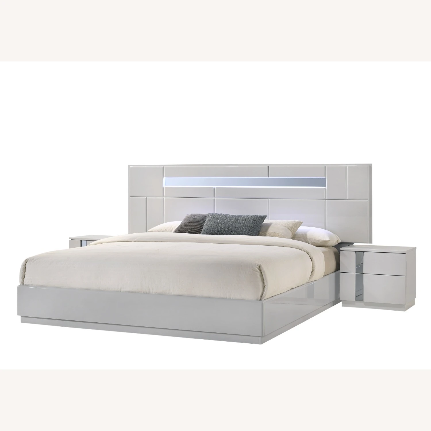 Other King Bed In Grey Lacquer Finish W/ Mirror Accents - Image 4