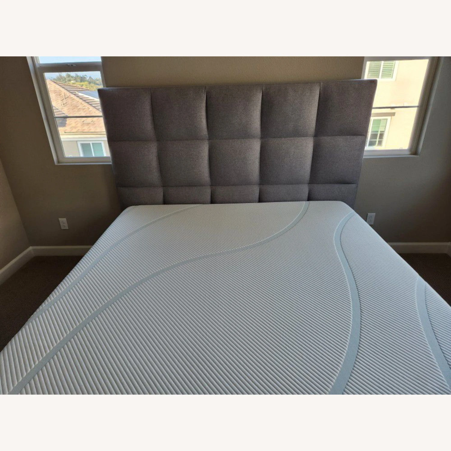 Living Spaces King Size Bed - Image 5