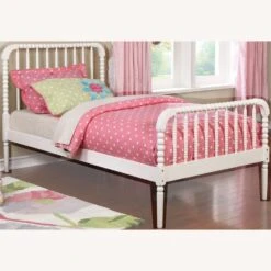 Other Traditional Style Twin Bed In White Wood Finish